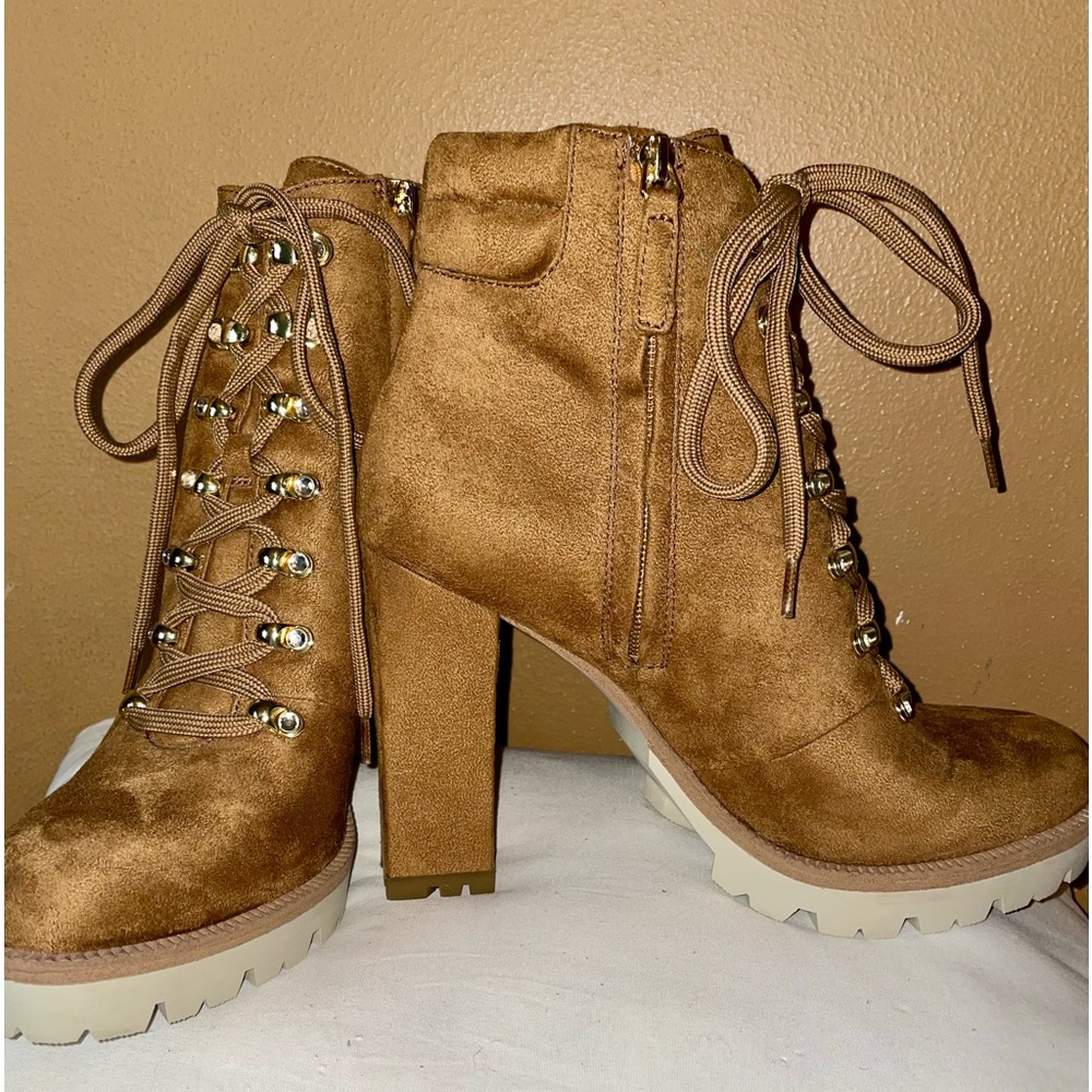 JLO HannahLee Timber Lace Up Boots - Size 10
